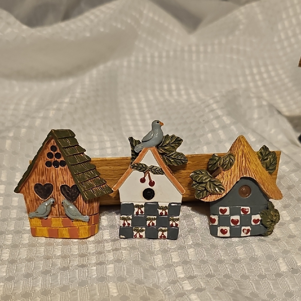 Decorative Birdhouse Figurines Set